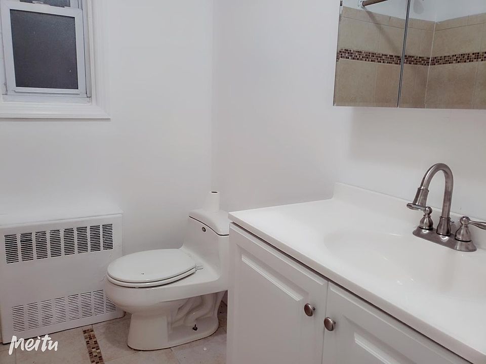 Renovated Full Bathroom
