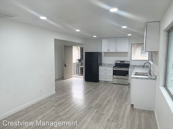 3rd image of 968 N Cornell St #B