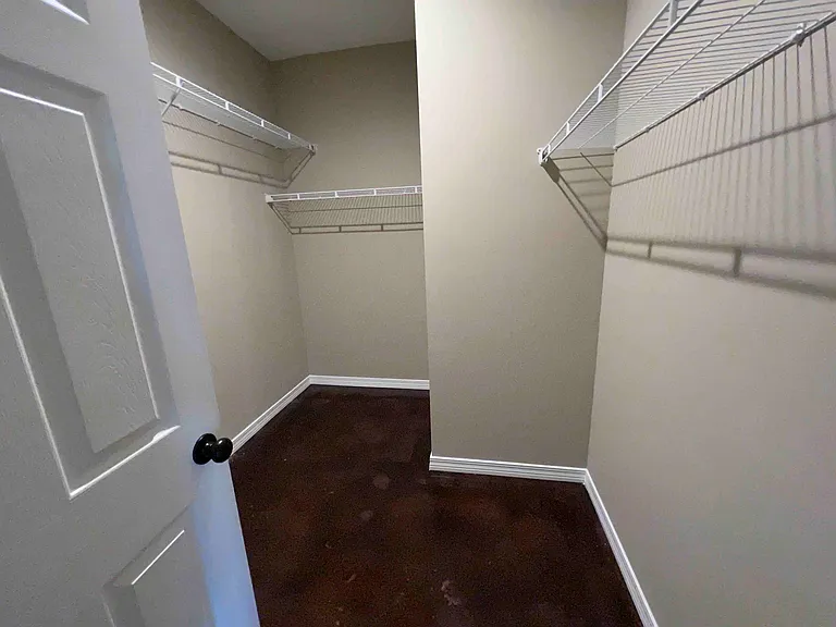 33122B Stables Dr — Photo 17