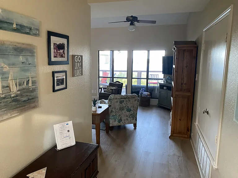 Entry to Living Area