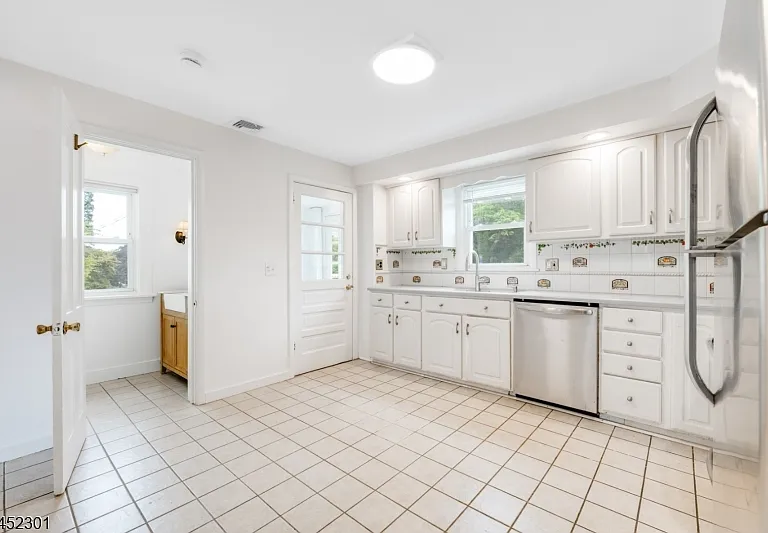 275 E Mount Pleasant Ave — Photo 21