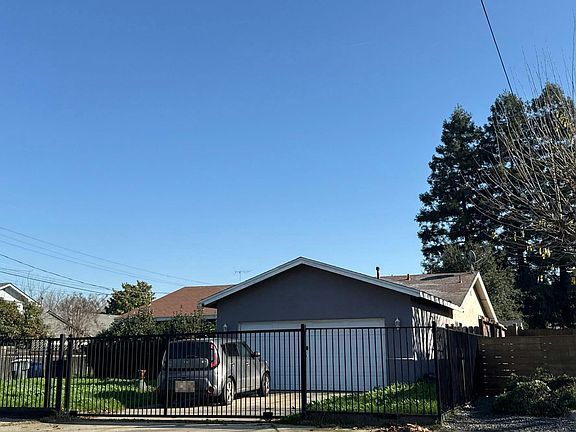 2nd image of 1212 El Vecino Ave