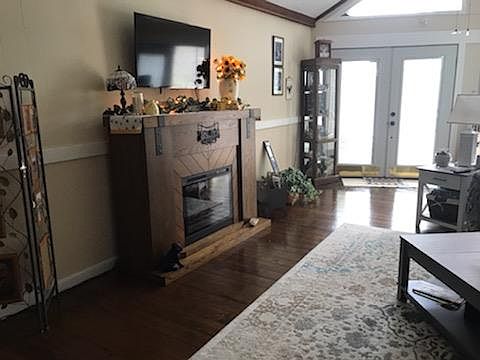 3rd image of 119-119 Eagle Ln