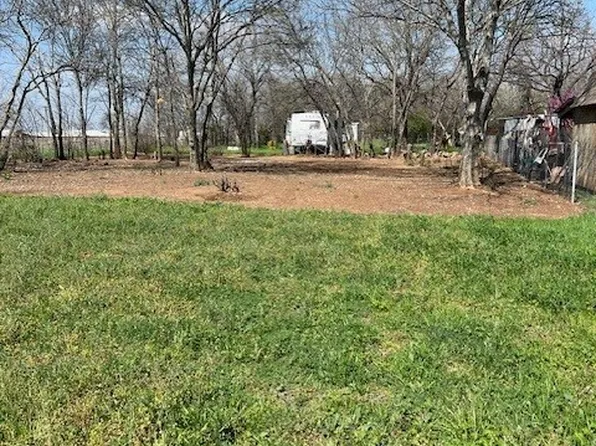 203 N Hughes St, Rio Vista, TX 76093