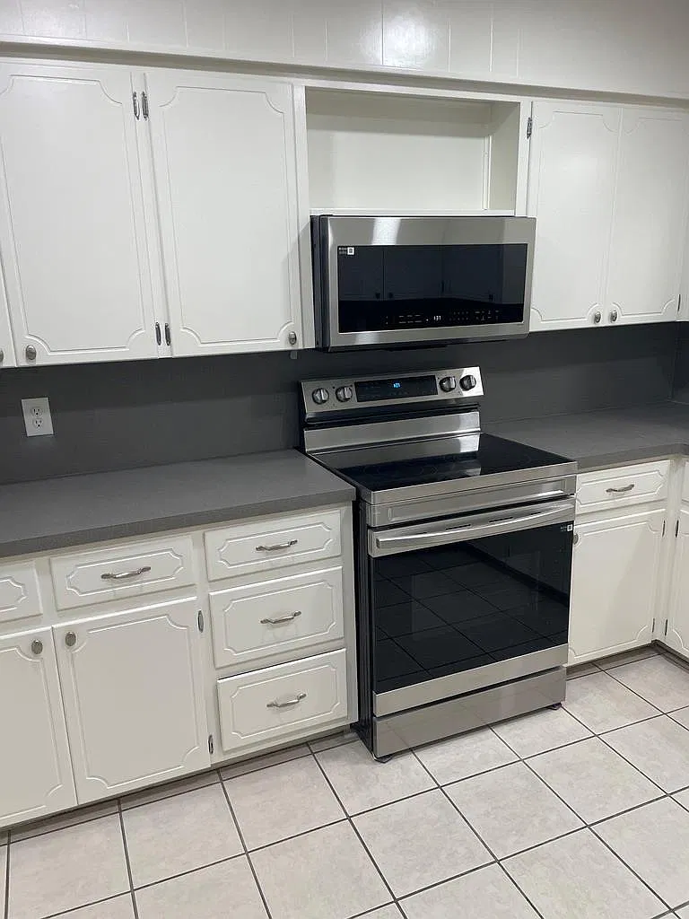 3 bed, 2.0 bath, 1914 sqft, $1,900 — Photo 4