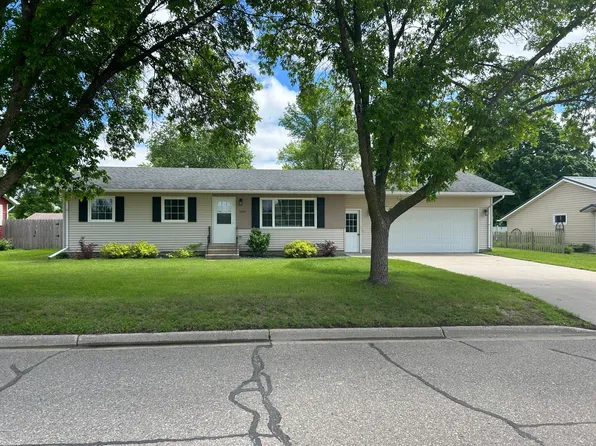 1028 11th St SW, Wadena, MN 56482