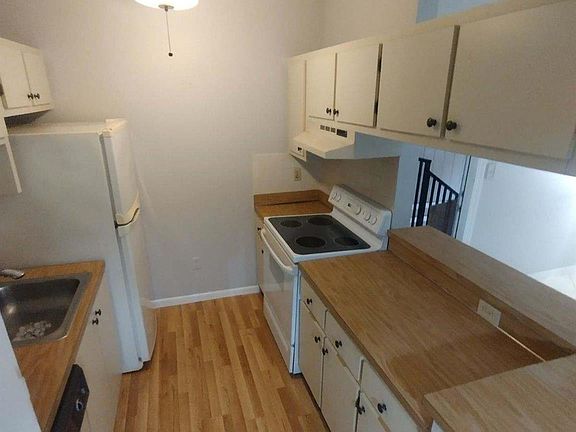 5th image of 7849 Ashmont Circle #7849
