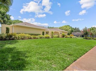 1255 Wisper Run Ct, Lutz, FL 33558