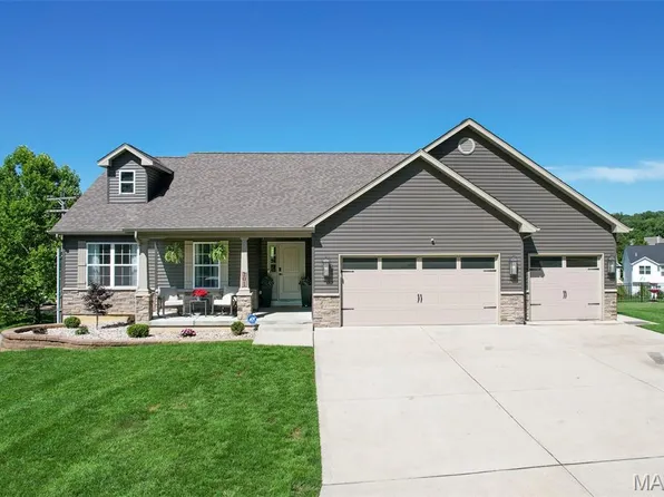 201 Auburn Ridge Dr, Troy, MO 63379