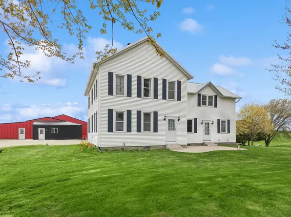 N5207 Lemke Rd, Chilton, WI 53014