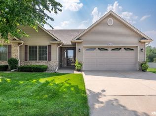 5442 Circle, Davenport, IA 52806