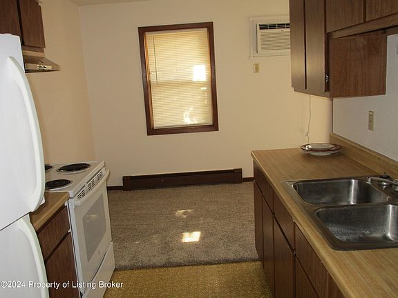 2nd image of 411 2nd St S