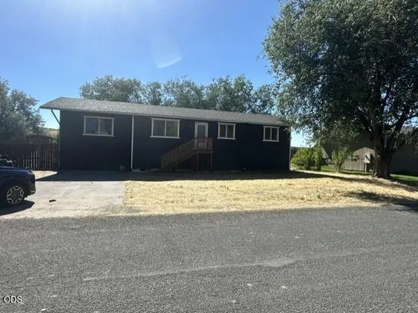 3025 Greenleaf Pl, Malin, OR 97632