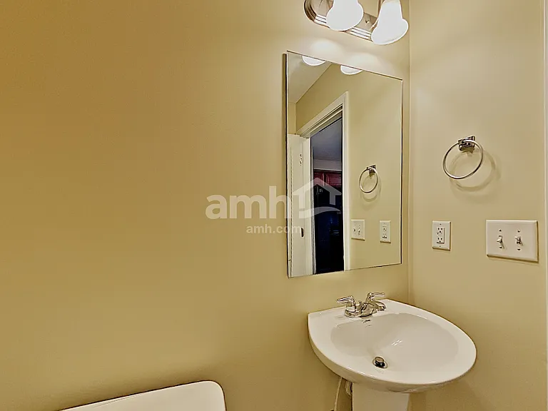 105 Tulip Grove Point — Photo 8