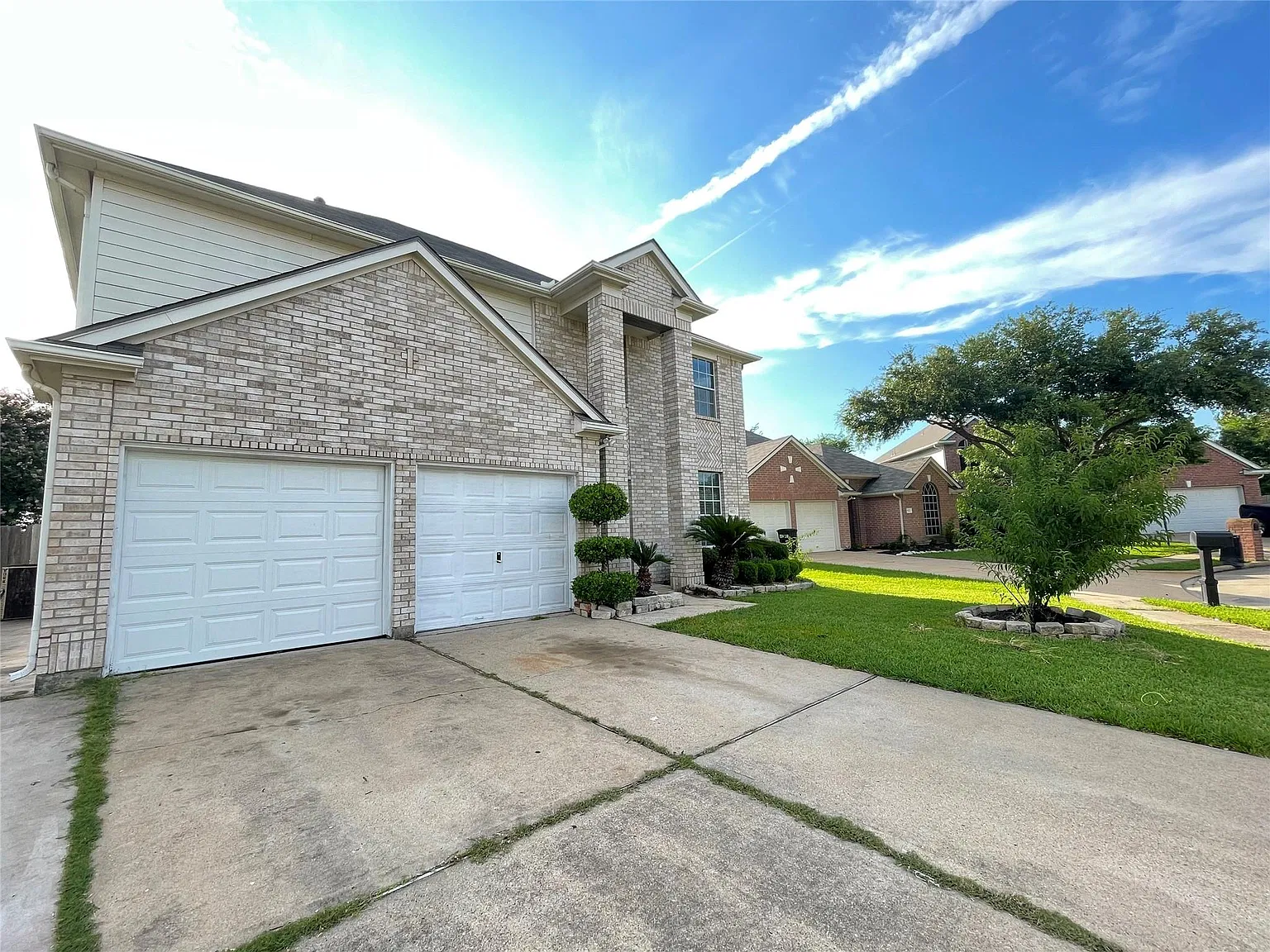 4 bed, 2.5 bath, 2150 sqft, $2,000 — Photo 3