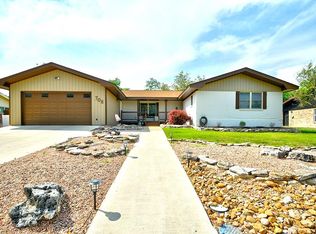 708 Mockingbird Ln, Kerrville, TX 78028