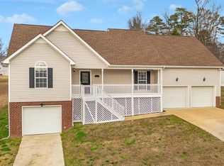 405 Classic Dr, Soddy Daisy, TN 37379