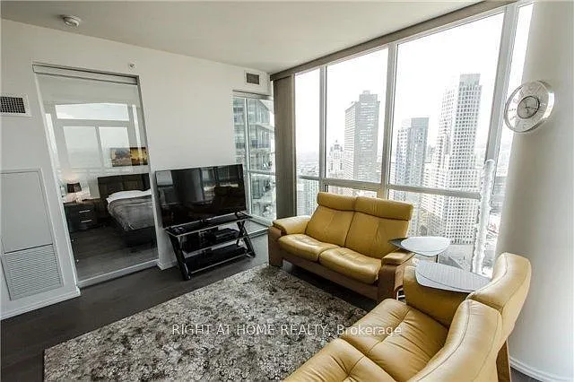 2 bed, $2,600 — Photo 2