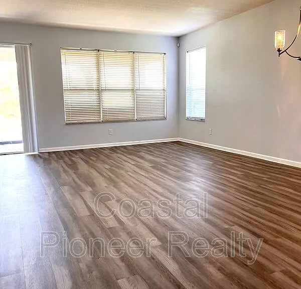 11404 Misty Isle Ln — Photo 7