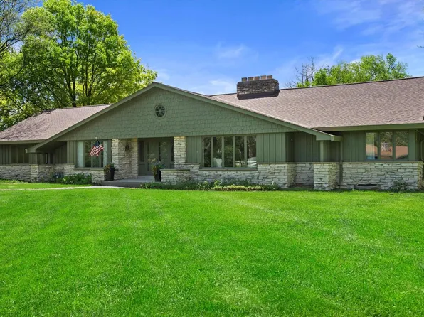 9011 West Meadow LANE, Franklin, WI 53132