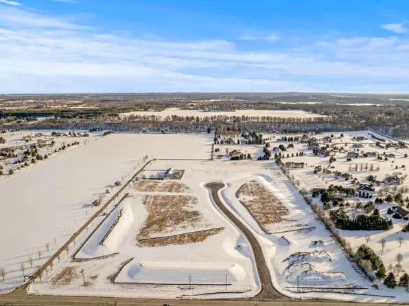 W302N7491 CANTER COURT #Lt5, Hartland, WI 53029