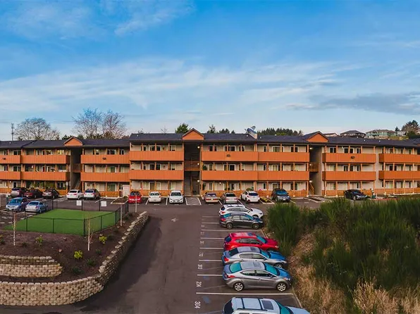 Windward Place Apartments, 4601 NE Windward Pl APT 207, Lincoln City, OR 97367