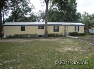 128 W Lake Dr, Hawthorne, FL 32640