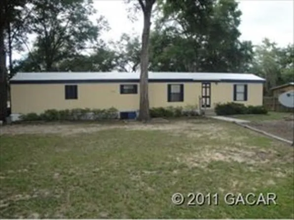 128 W Lake Dr, Hawthorne, FL 32640
