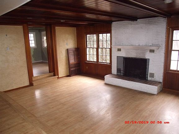 5th image of 1329 NW Cherry Ave