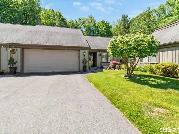 28 Heritage Crest #E, Southbury, CT 06488