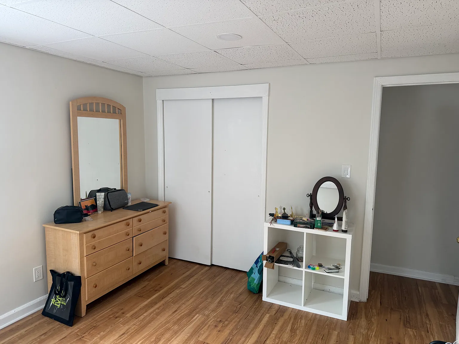 2 bed, 900 sqft, $3,000 — Photo 2