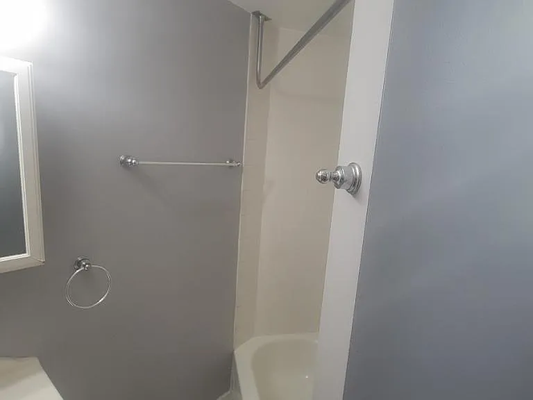 2848 N Christiana Ave — Photo 9