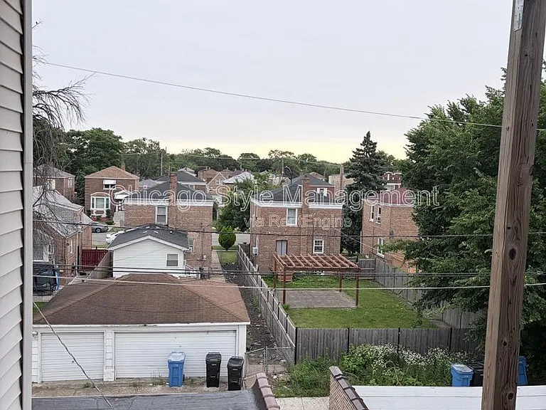 10625 S Calumet Ave #3 — Photo 11