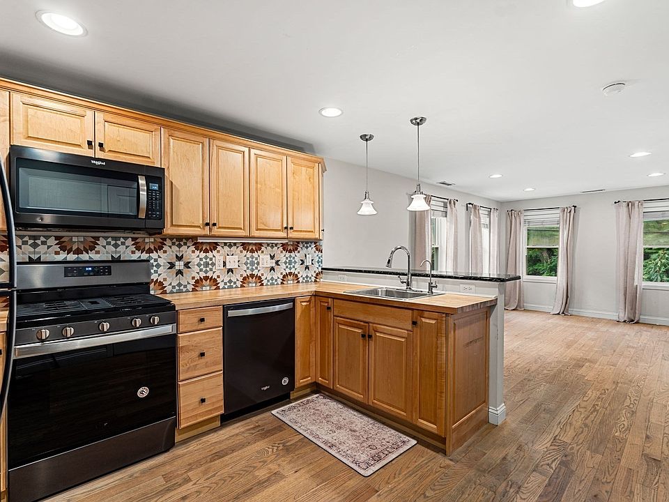 1st image of 75 Mason St #2