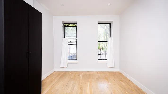 Rented by Nooklyn NYC LLC | media 19