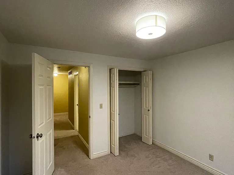 5420 W Hill Rd — Photo 16