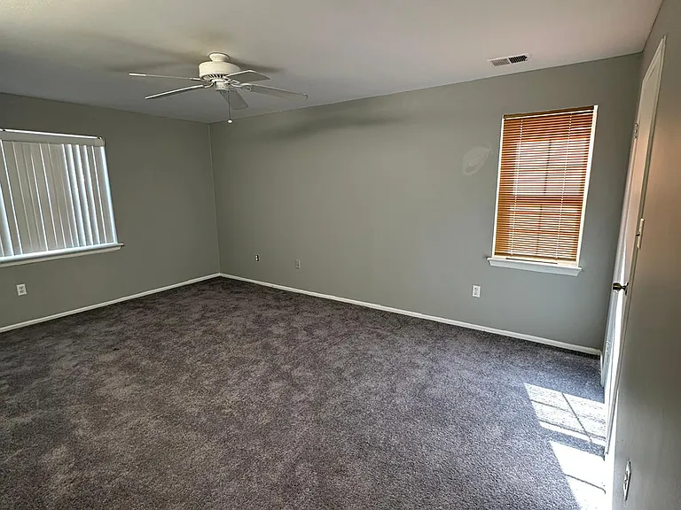 1604 Green Hollow Dr #1604 — Photo 14