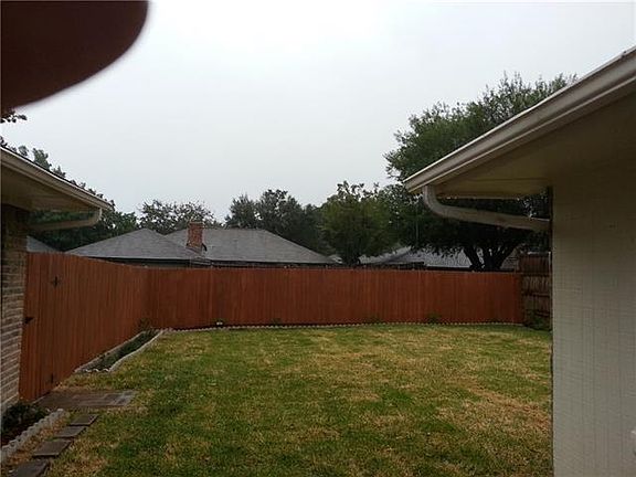 3rd image of 814 Fair Oaks Dr