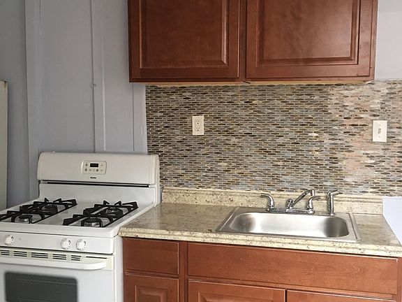 2nd image of 38 Park Hill Ave APT 3