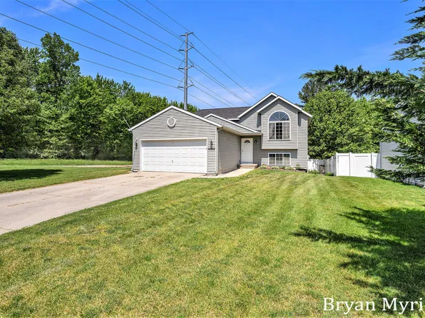 10987 Wood Run Dr, Zeeland, MI 49464