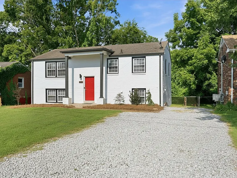 3241 Mayer Ln — Photo 2