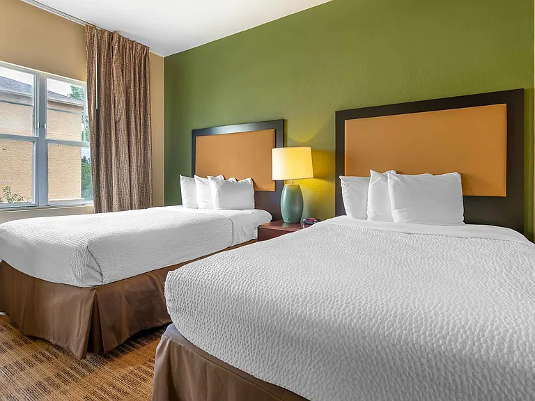Studio Suite - 2 Full Beds