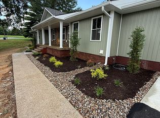 615 Hickory Ln, Greensburg, KY 42743