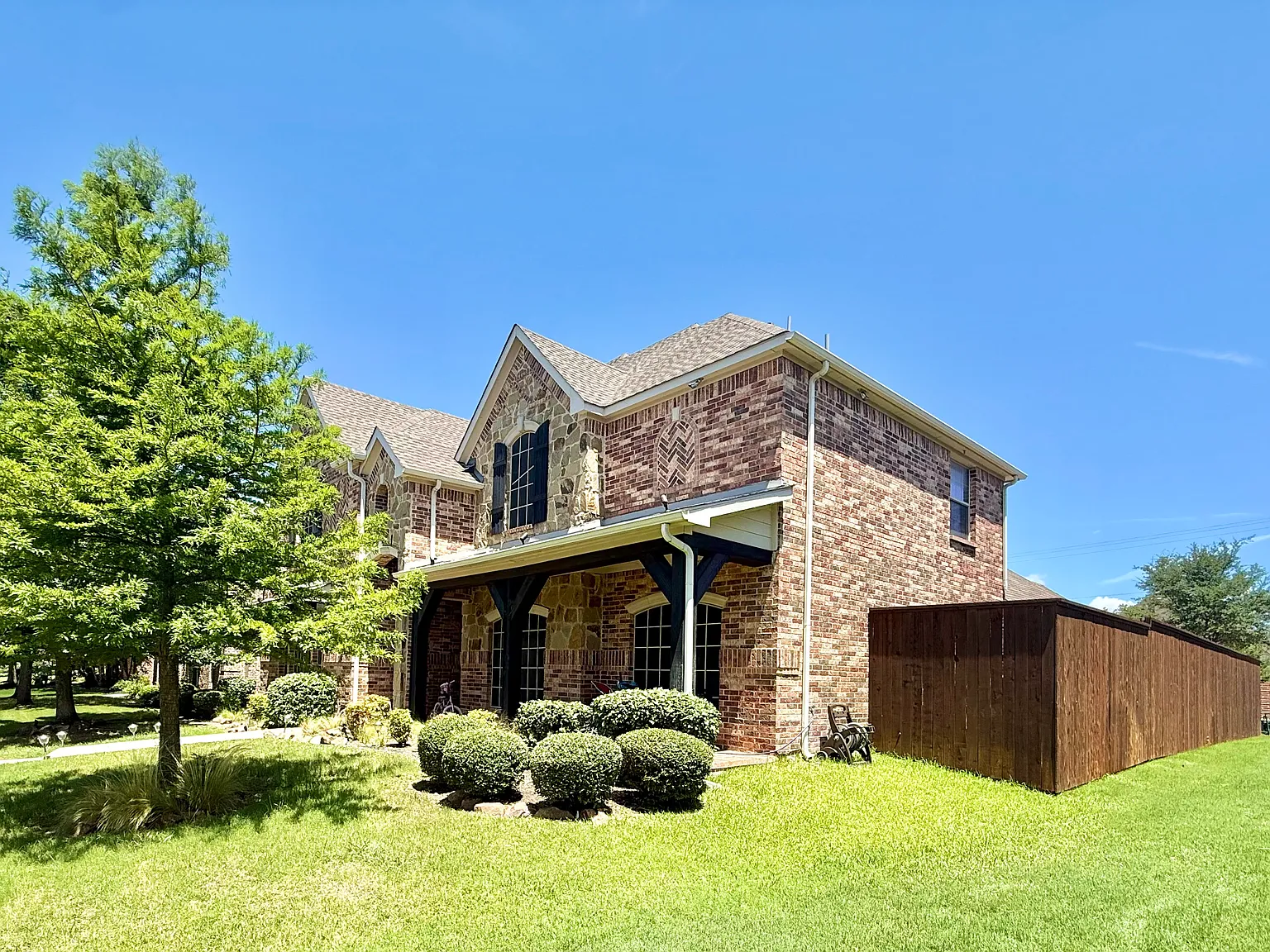 5 bed, 4262 sqft, $4,350 — Photo 4