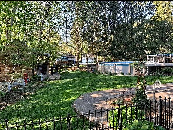 4th image of 1020 E Detroit Ave