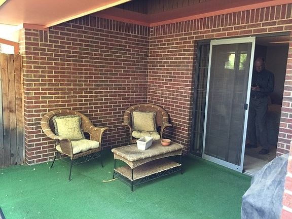 5th image of 707 Bahia Dr