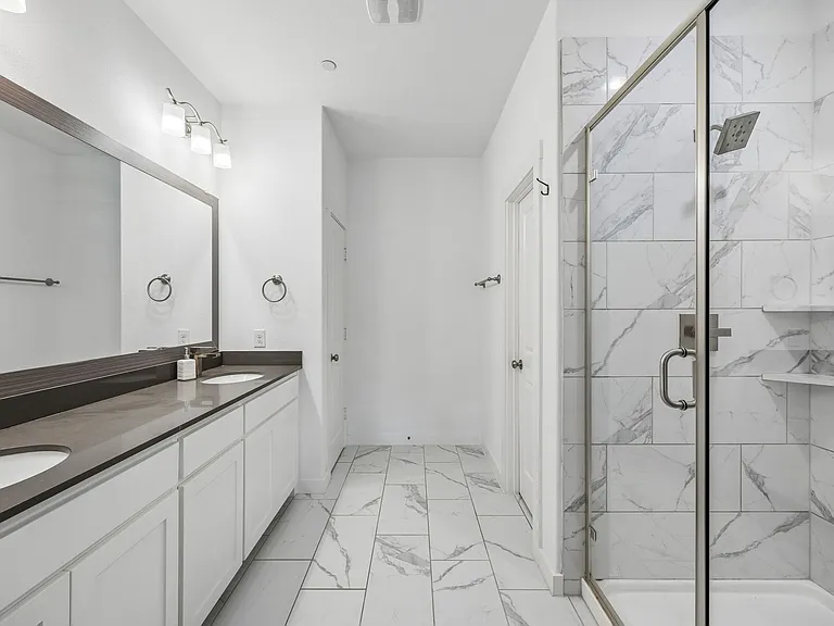 1425 Alberti Ave — Photo 8