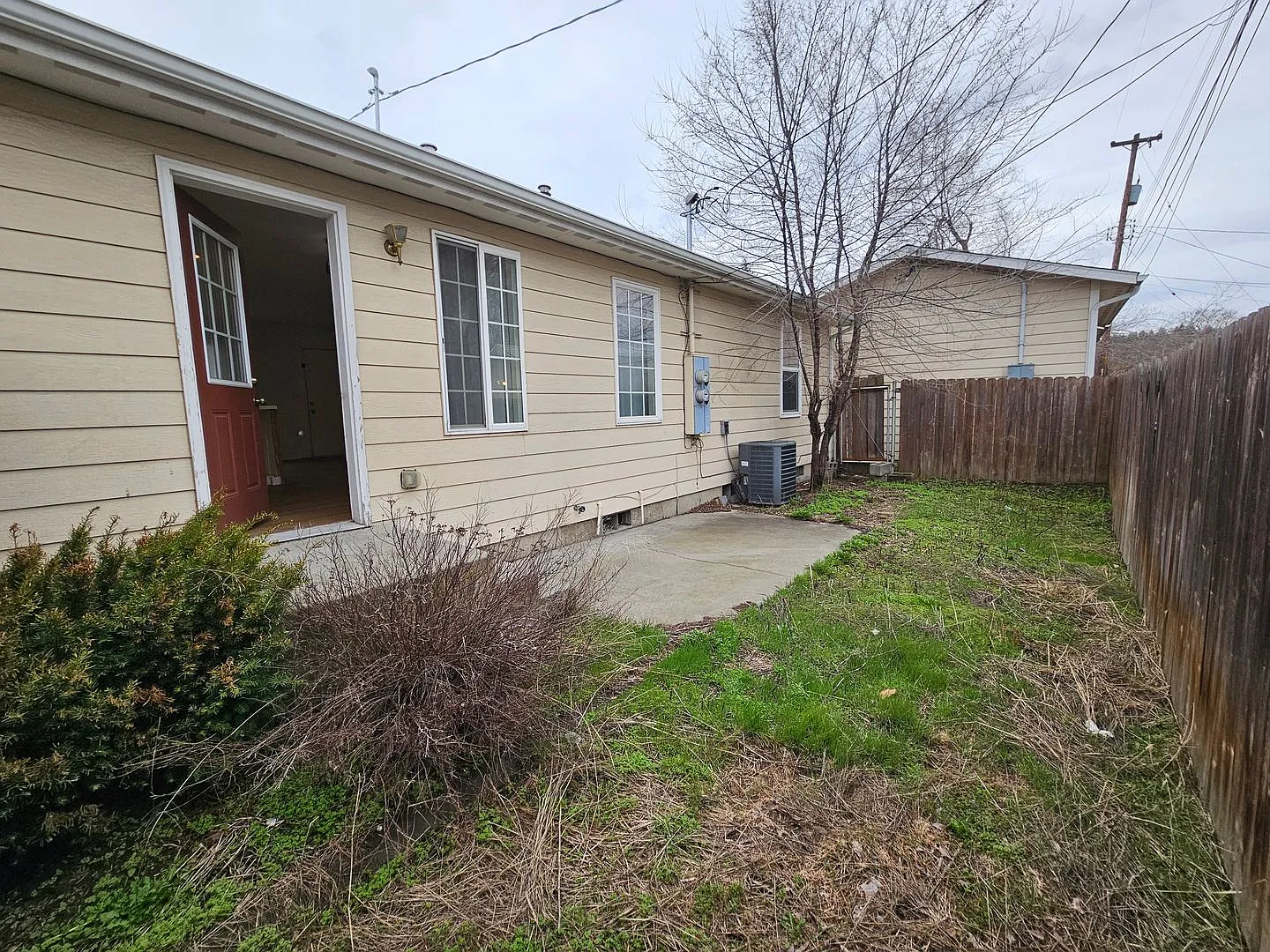 3216 E 4th Ave — Photo 2