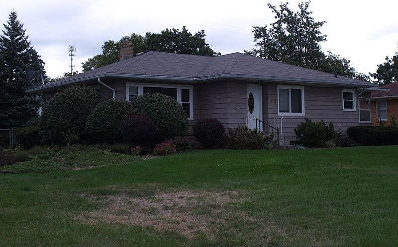 2nd image of 518 Winona Ave NW