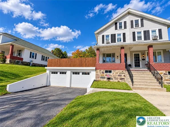546 Mahoning Dr, Lehighton, PA 18235